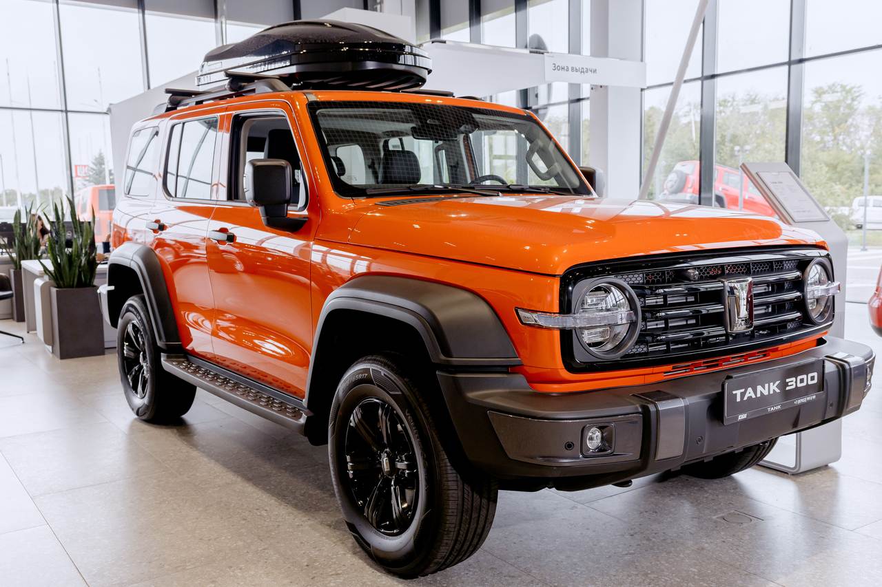 Tank 300 City Adventure 2.0T 4WD 8AT (220 л.с.) PY25 MY22