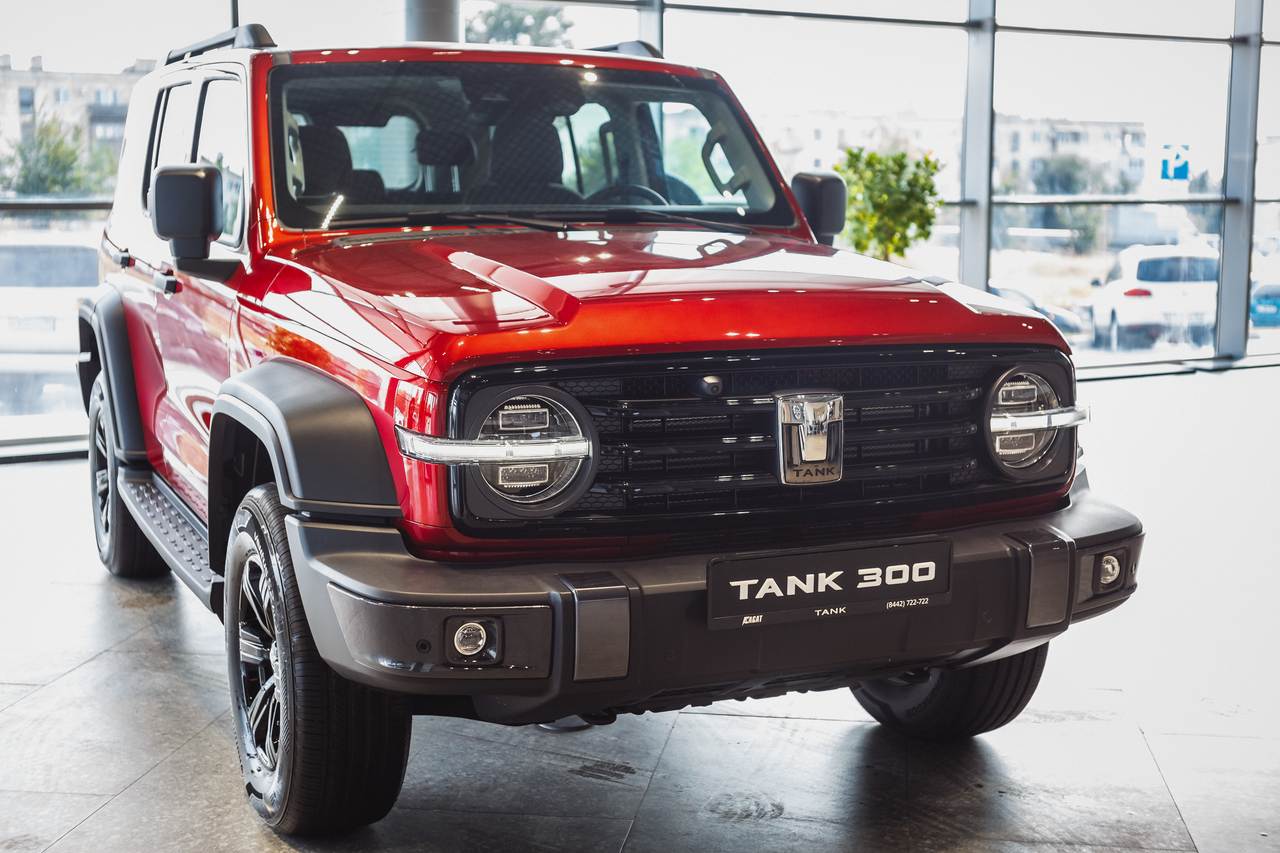 Tank 300 City Adventure 2.0T 4WD 8AT (220 л.с.) PY25 MY22