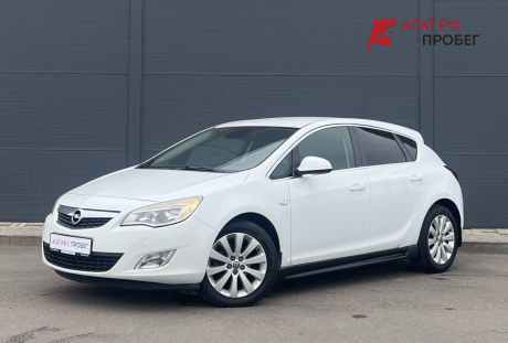 Opel Astra 2012 года с пробегом 205 200 км